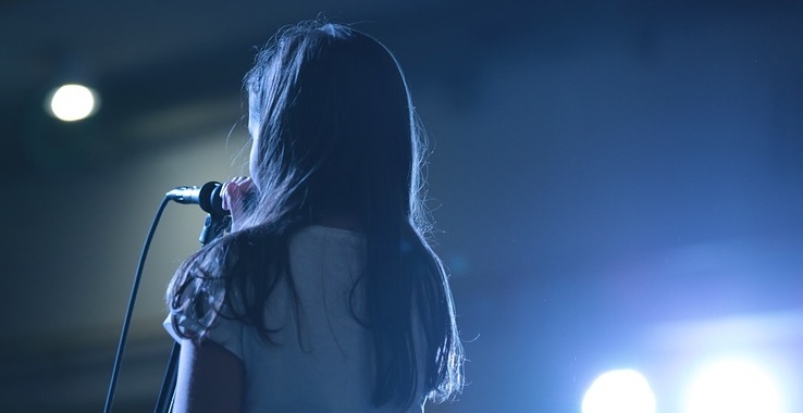 girl playing volleyball